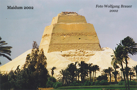 Maidum ca.100 km südlich von Kairo Foto v. Wolfgang B.2002